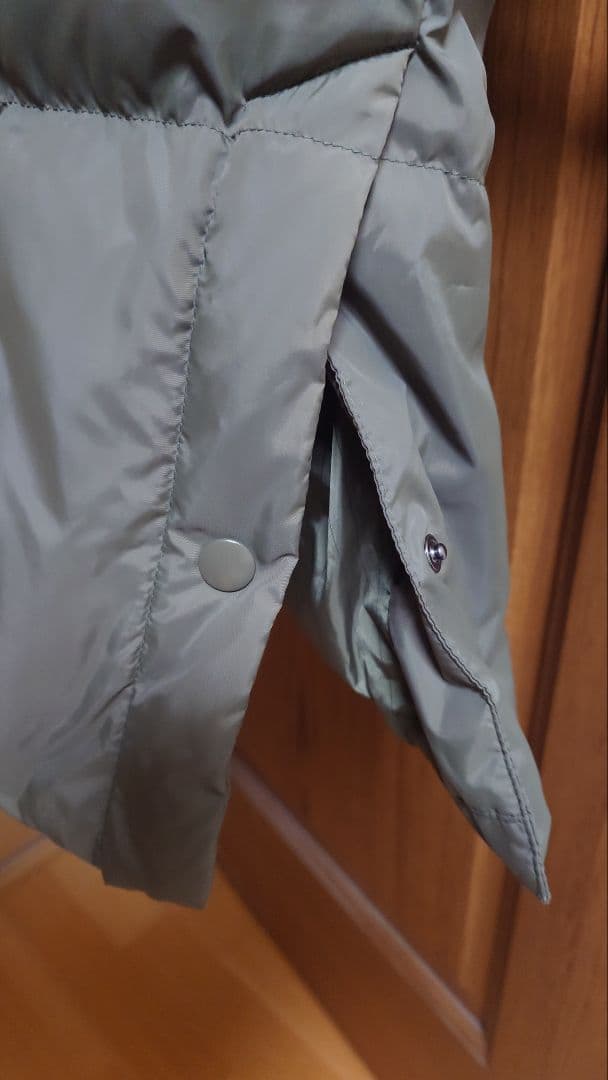 新品！！DUARIGオリーブ色ダウンベンチコート値下げ交渉可能　ペット・喫煙無し