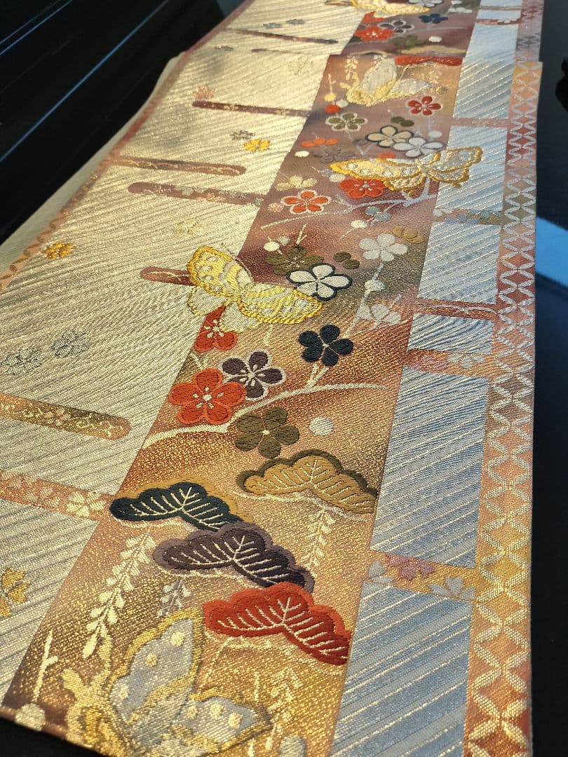 A904★高級‼️豪華刺繍‼️袋帯テーブルランナー2m12cm　リバーシブル