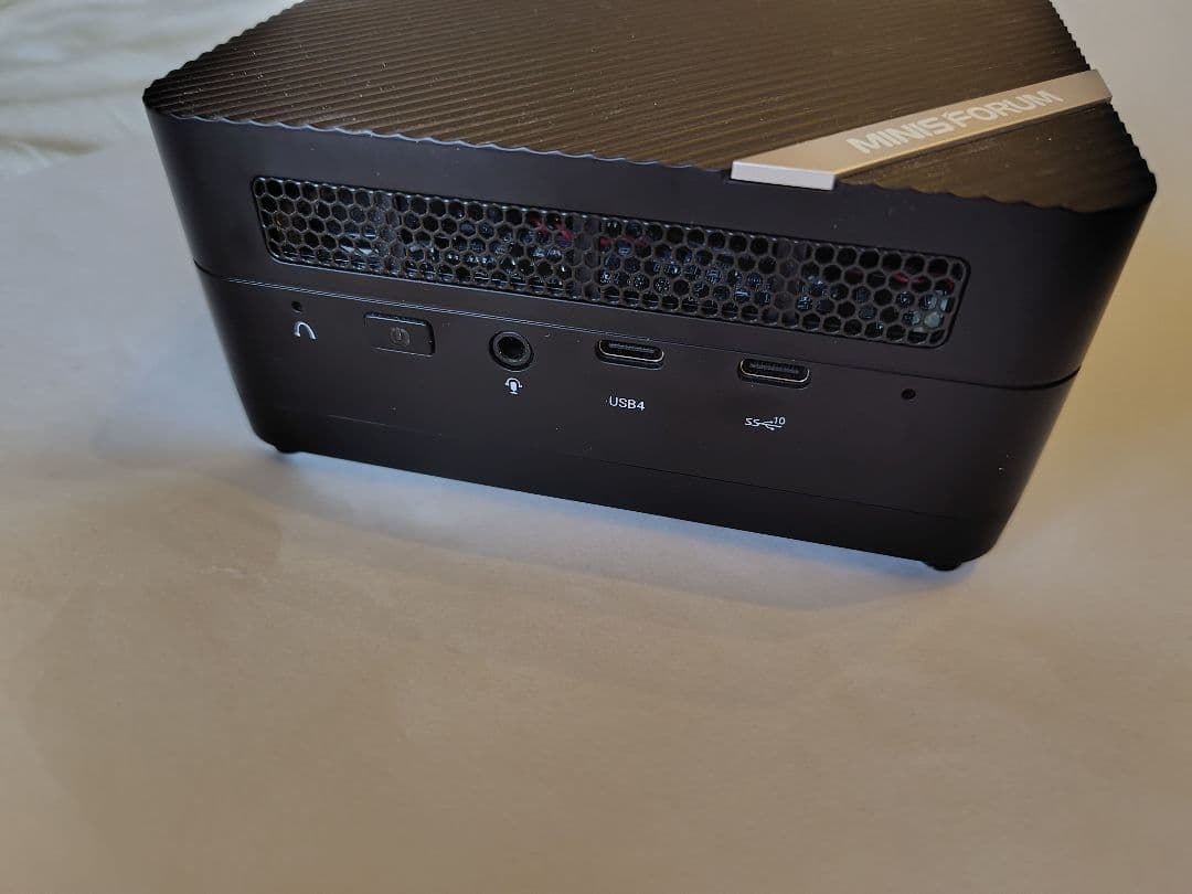 美品 UM690S Ryzen 9 6900HX ミニPC 32GB/1TB