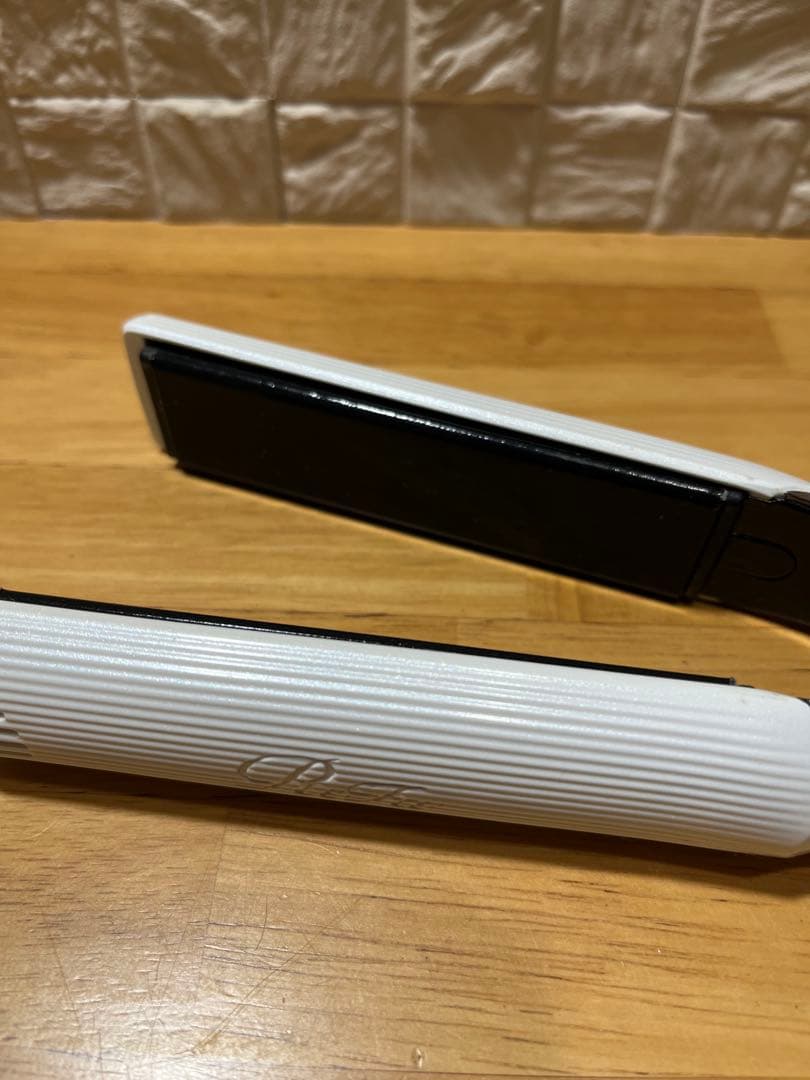 リファ　ReFa ストレートヘアアイロン 2023年製　ホワイト