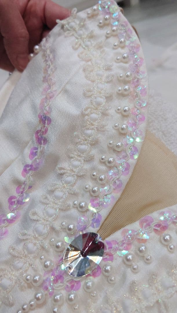 【ニキヤ、オデット】 チャコット・バレエ衣裳 袖飾り付き・美品 Ｍサイズ