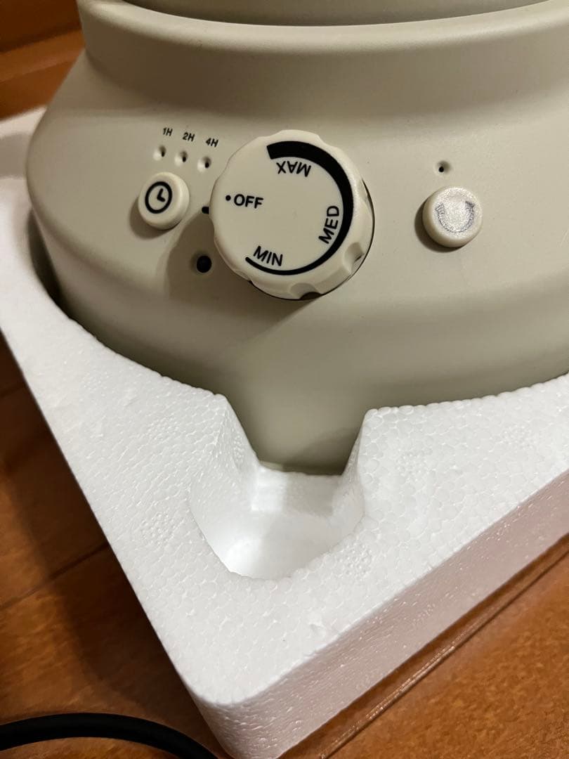 ブルーノ　カーボンヒーター　グレージュ