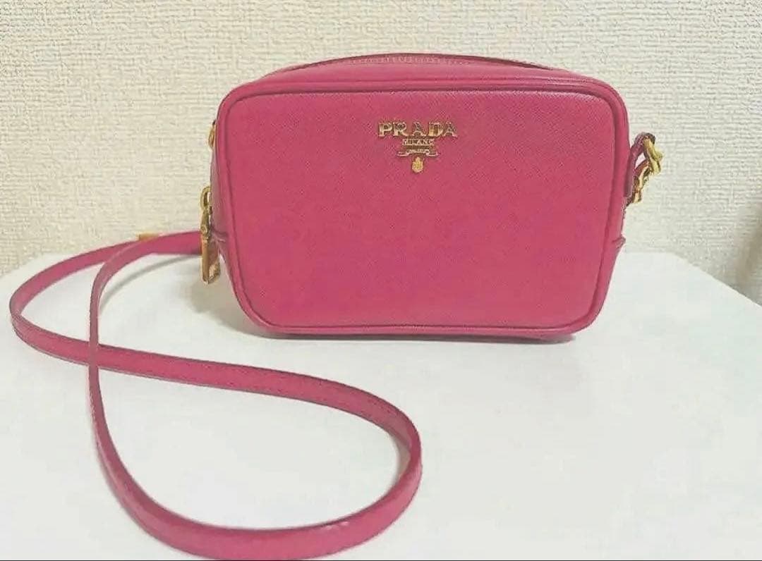 あーちゃん♡専用です。 PRADA ピンク ショルダーバッグ 美品