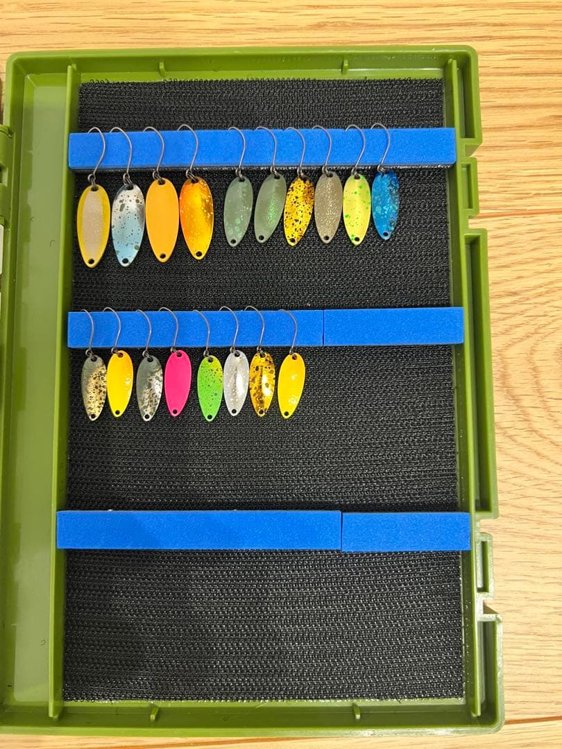 引退【まとめ売り】スプーン・メタル系　全部で218枚　管釣り　ケースとおまけ付き