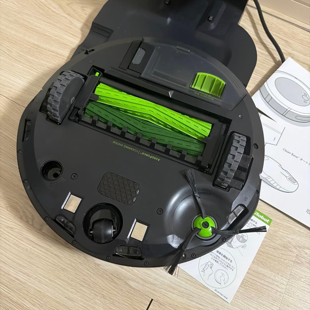 ルンバ　ロボット掃除機本体と充電ベース ブラック　i3+