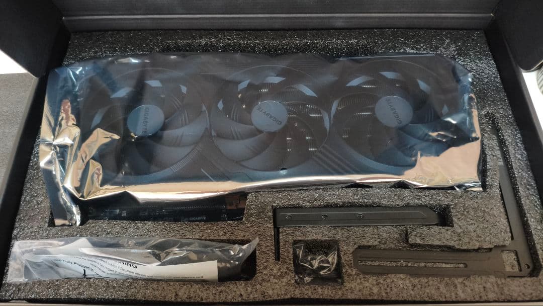 【送料無料】GIGABYTE RTX4080SUPER GAMING OC 中古