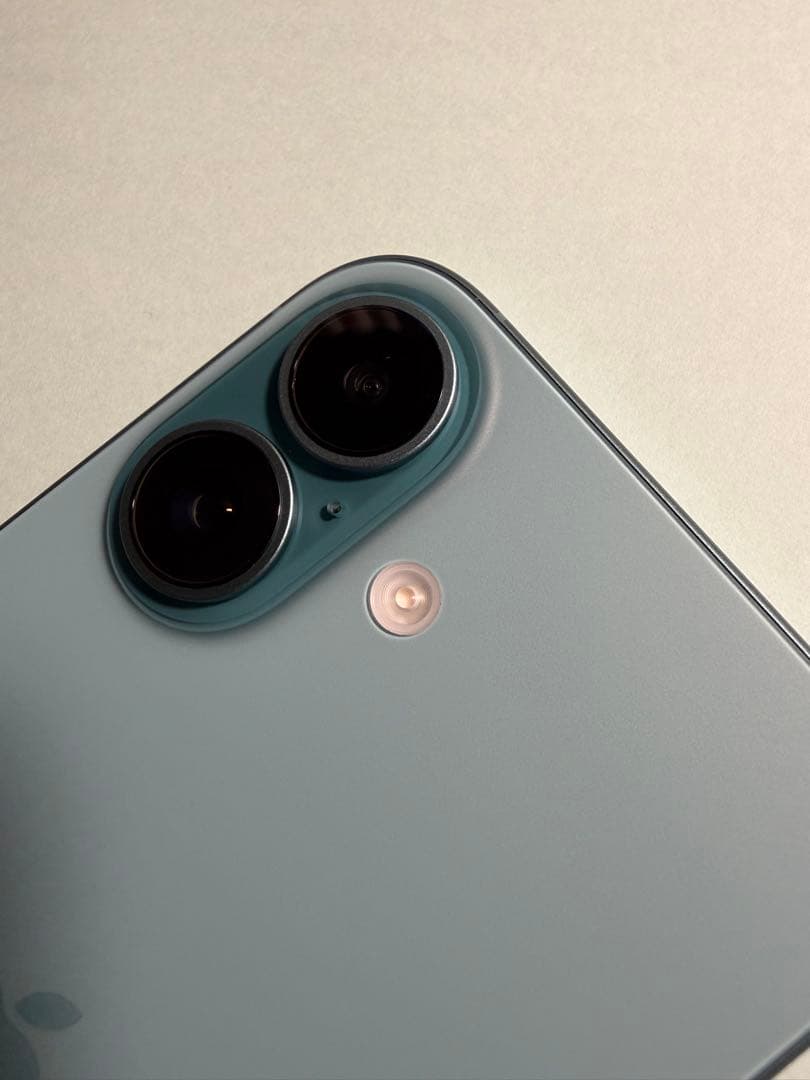 【美品】Apple iPhone 16 128GB 本体 ティール