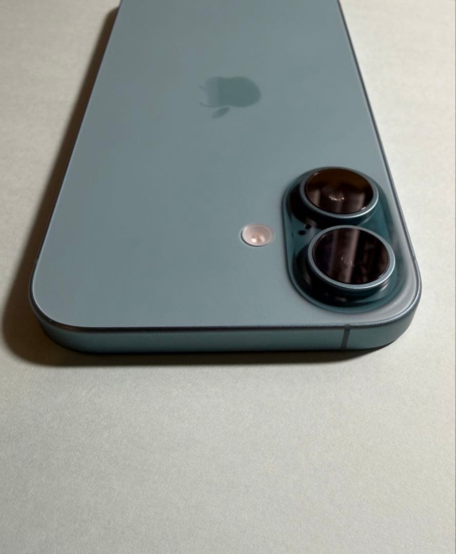 【美品】Apple iPhone 16 128GB 本体 ティール