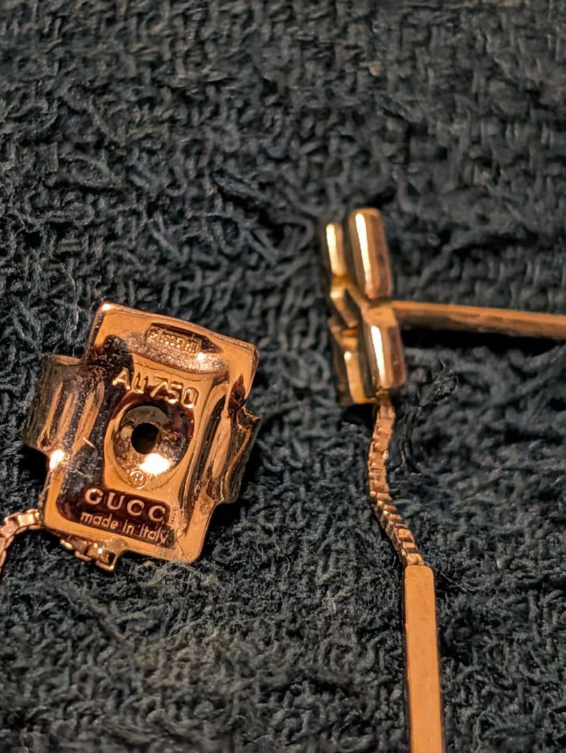 GUCCI 18k インフィニティピアス(片耳用)