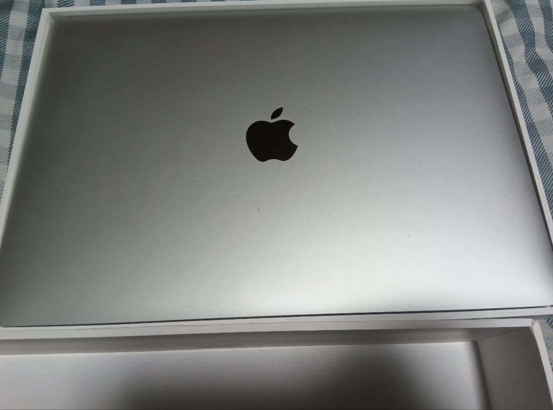 Apple MacBook Air 2020　М1 SSD256G　充放電20回