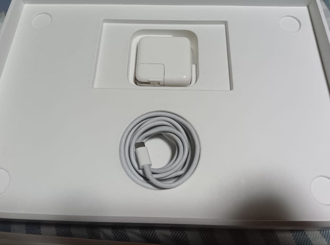 Apple MacBook Air 2020　М1 SSD256G　充放電20回