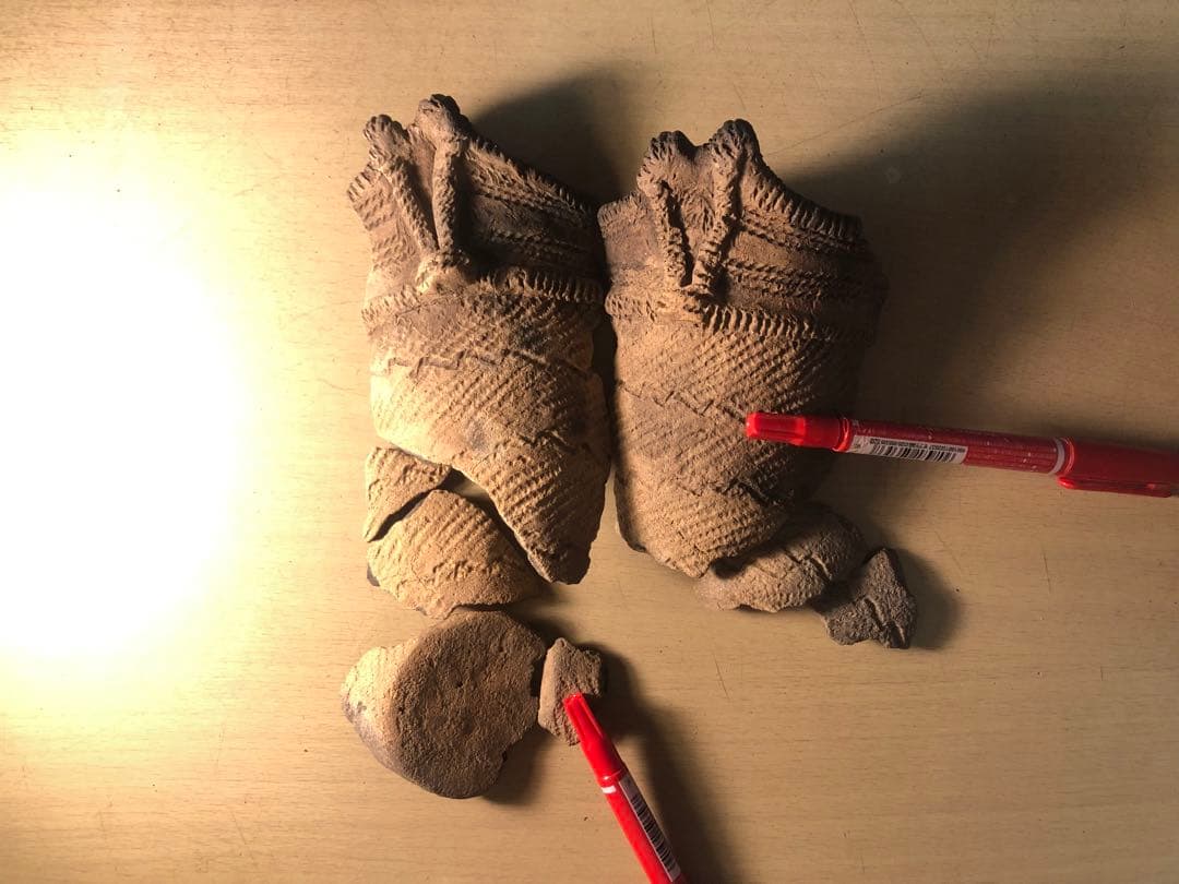 「縄文土器の欠片 No.528」です。