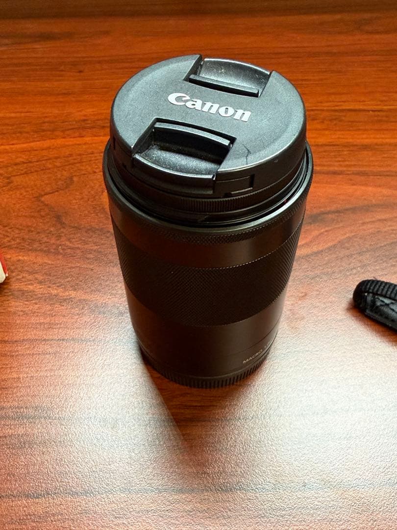 Canon EOS Kiss M ダブルズームキット ミラーレス一眼