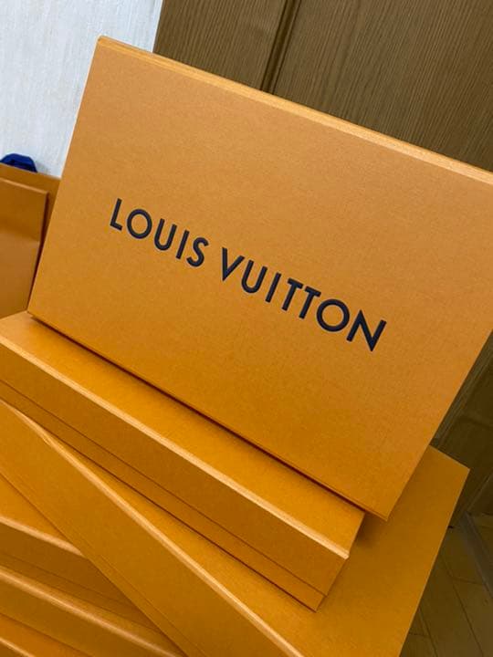 ルイヴィトン　マグネット式　空箱　紙袋　メッセージカードショッパー　プレゼント