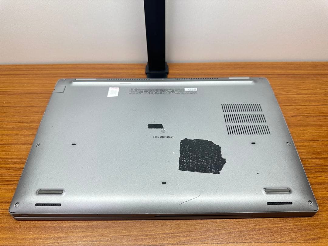 Windowsノート本体 Dell Latitude 5520 i7-1165G7 8Gb 256Gb