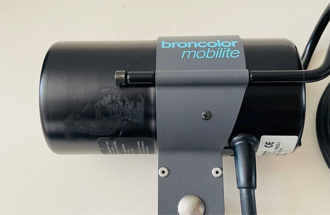 ブロンカラー　モビライト　ストロボ