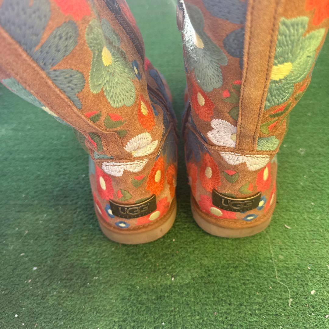 UGGブーツ刺繍花柄
