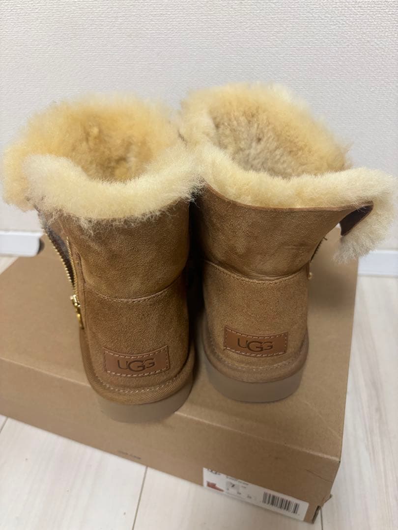 靴 ugg bailey zip mini