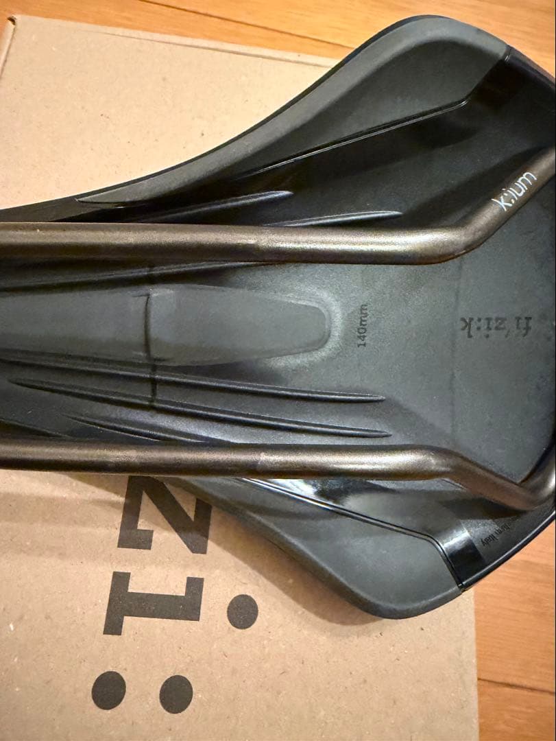 Fizik フィジーク TERRA ARGO X3 サドル 140mm kium