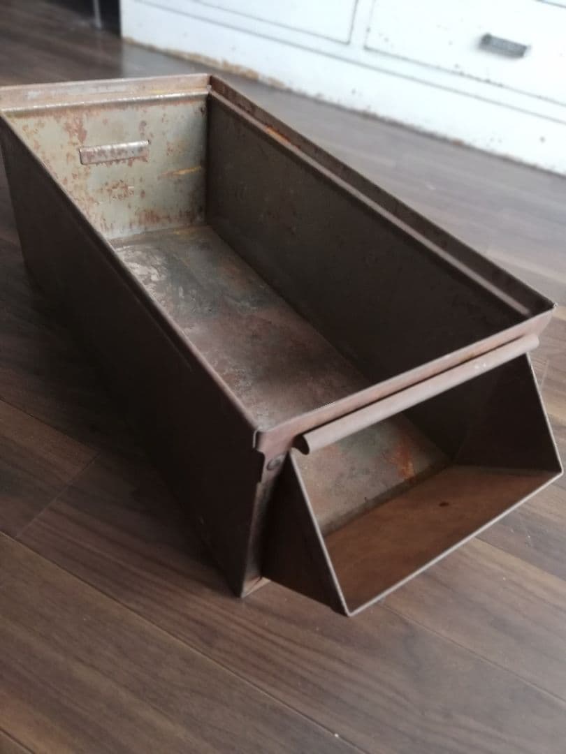 1個【LYON AURORA社】鉄の錆び錆びメタルスタッキングストッカー