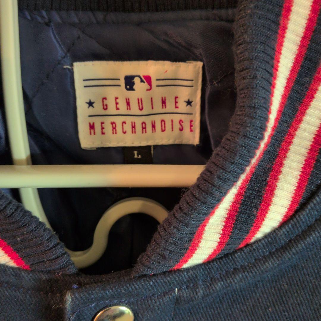 美品　ニューヨークヤンキース　ジャケット　sizeはＬ　多少の使用感有り
