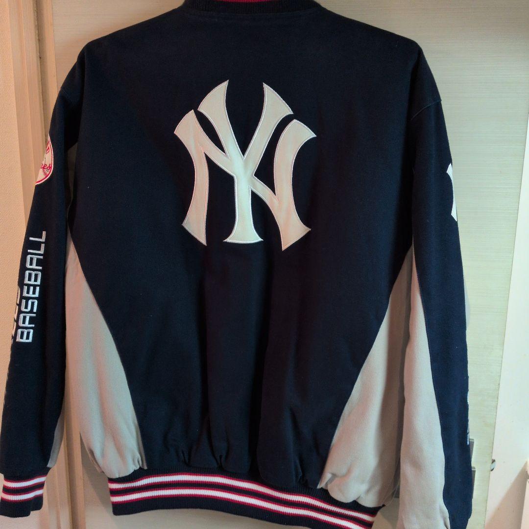美品　ニューヨークヤンキース　ジャケット　sizeはＬ　多少の使用感有り