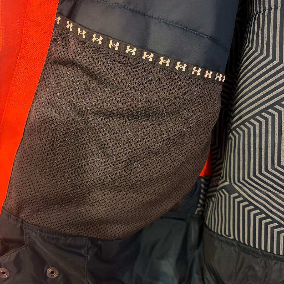 アンダーアーマー  INSULATED CORE JACKET