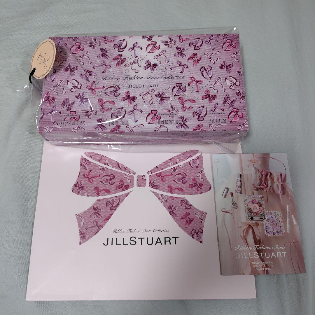 ②JILL STUART クリスマスコフレ2025 リボンファッションショー
