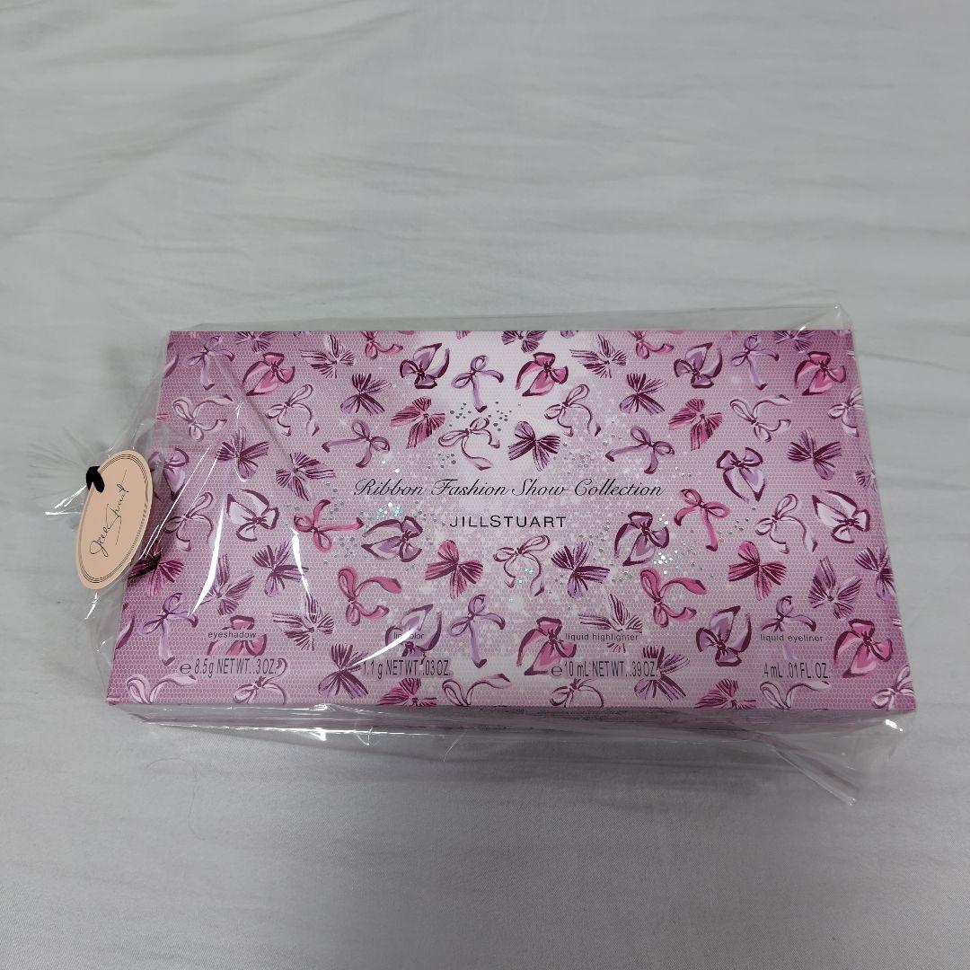 ②JILL STUART クリスマスコフレ2025 リボンファッションショー