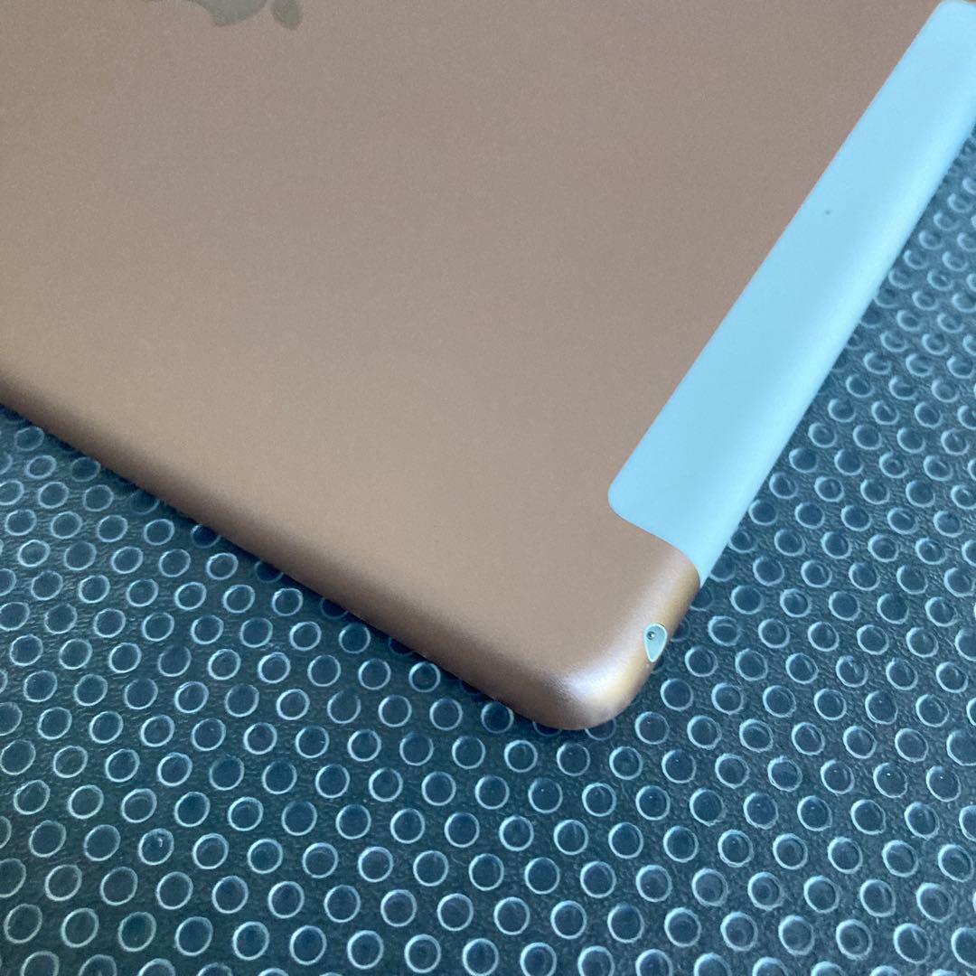 3747 外観美品☆電池最良好☆iPad8 第8世代 32GB SIMフリー☆