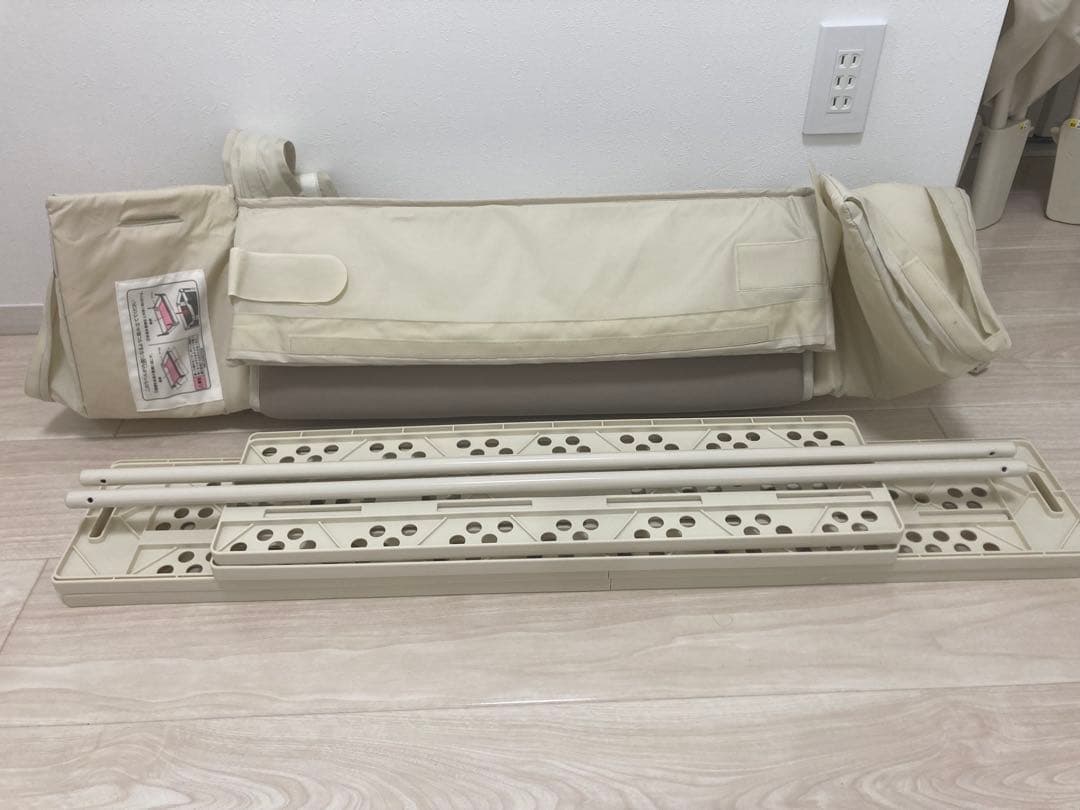 ココネルエアープラス aprica ホワイト ベージュ