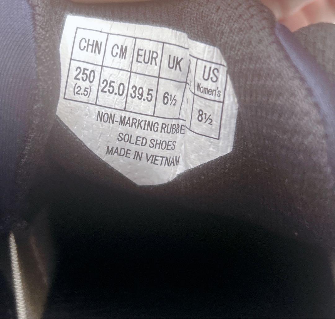 タグ付き YONEX ヨネックス パワークッション セーフラン900C ネイビー