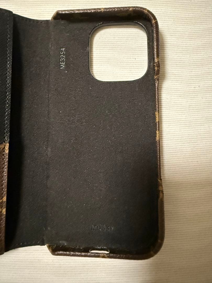 お値下げしました！Louis Vuitton iPhone16pro手帳型ケース