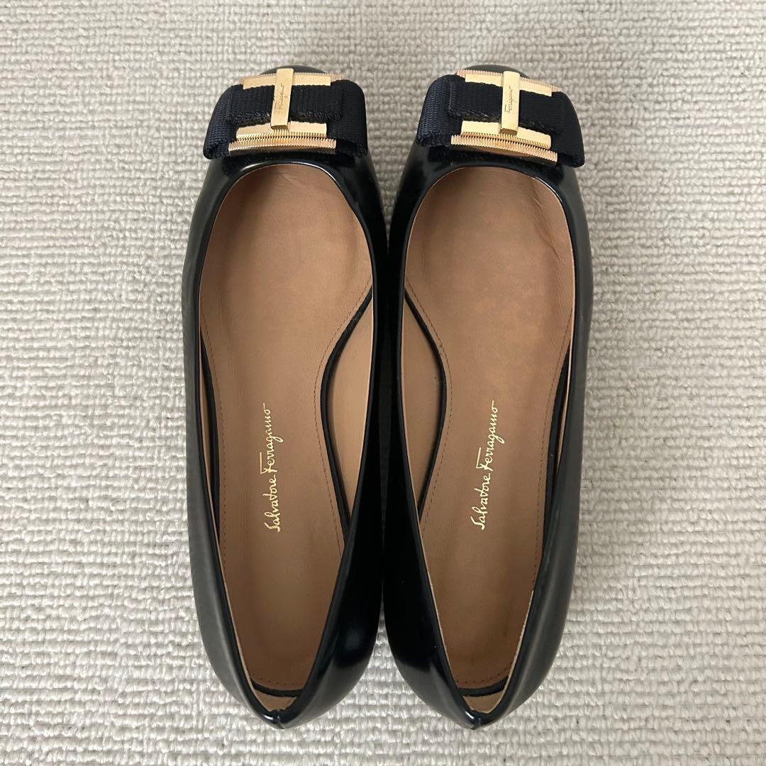 サルヴァトーレ フェラガモ フラットシューズ パンプス 黒 24.5cm 7