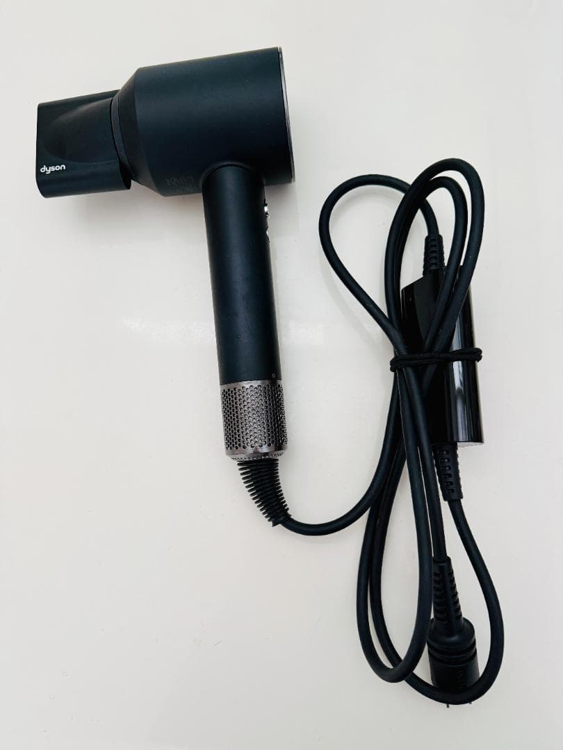 【令和の諸葛孔明】【値下げ】dyson ヘアドライヤー ブラック