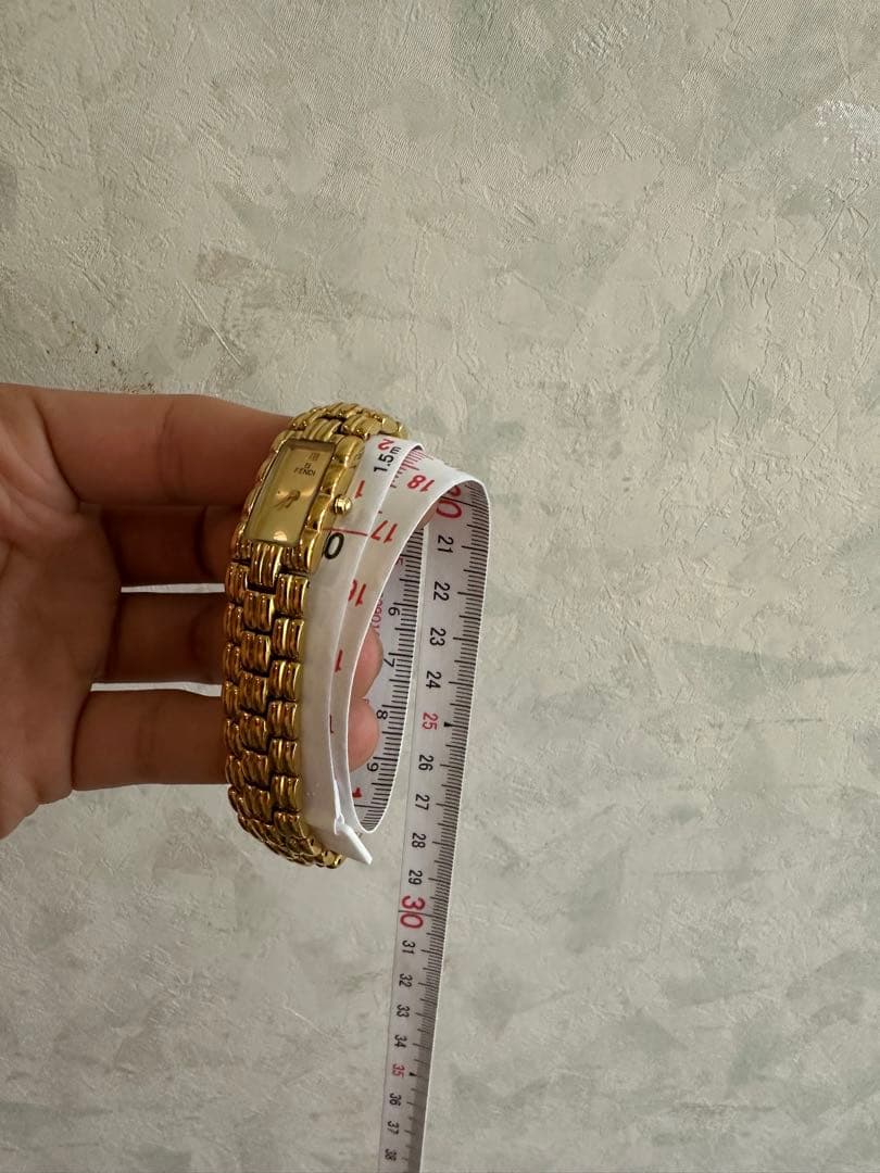 FENDI ゴールド ブレスレット時計