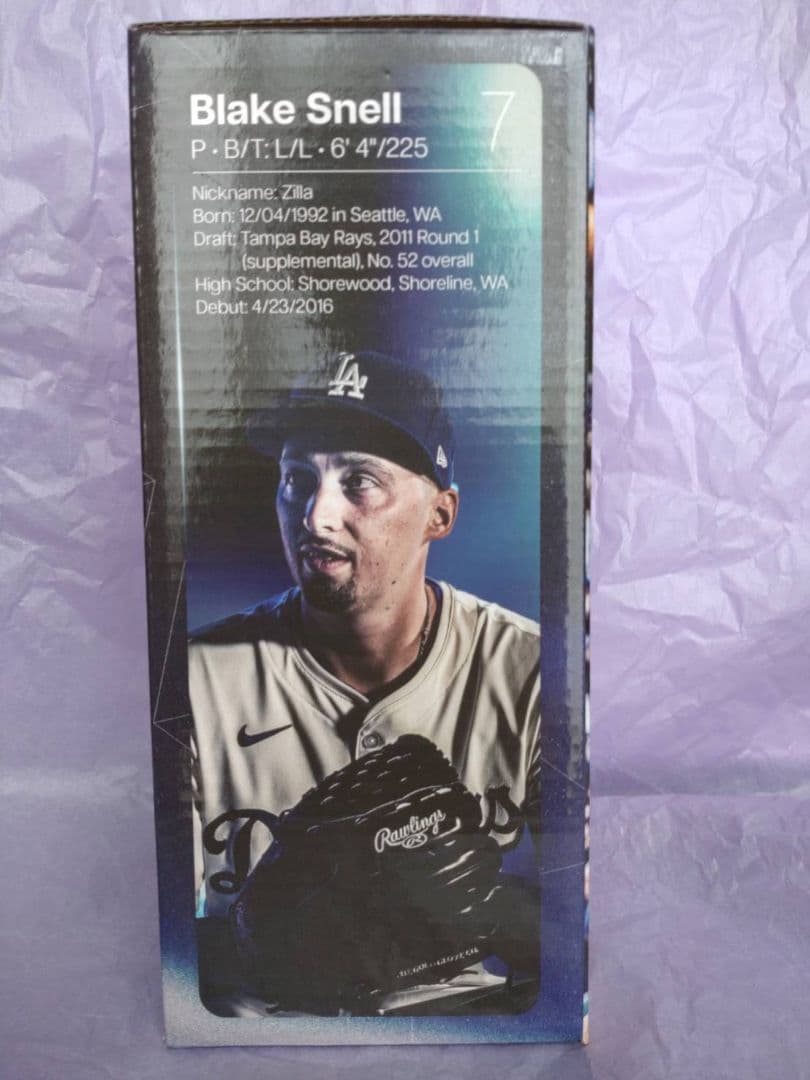 2点セット ワールドシリーズトロフィー & ブレイク•スネル投手 ボブルヘッド