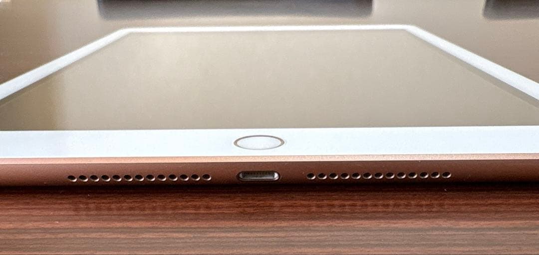 iPad 第6世代 32GB WiFiモデル　ピンクゴールド