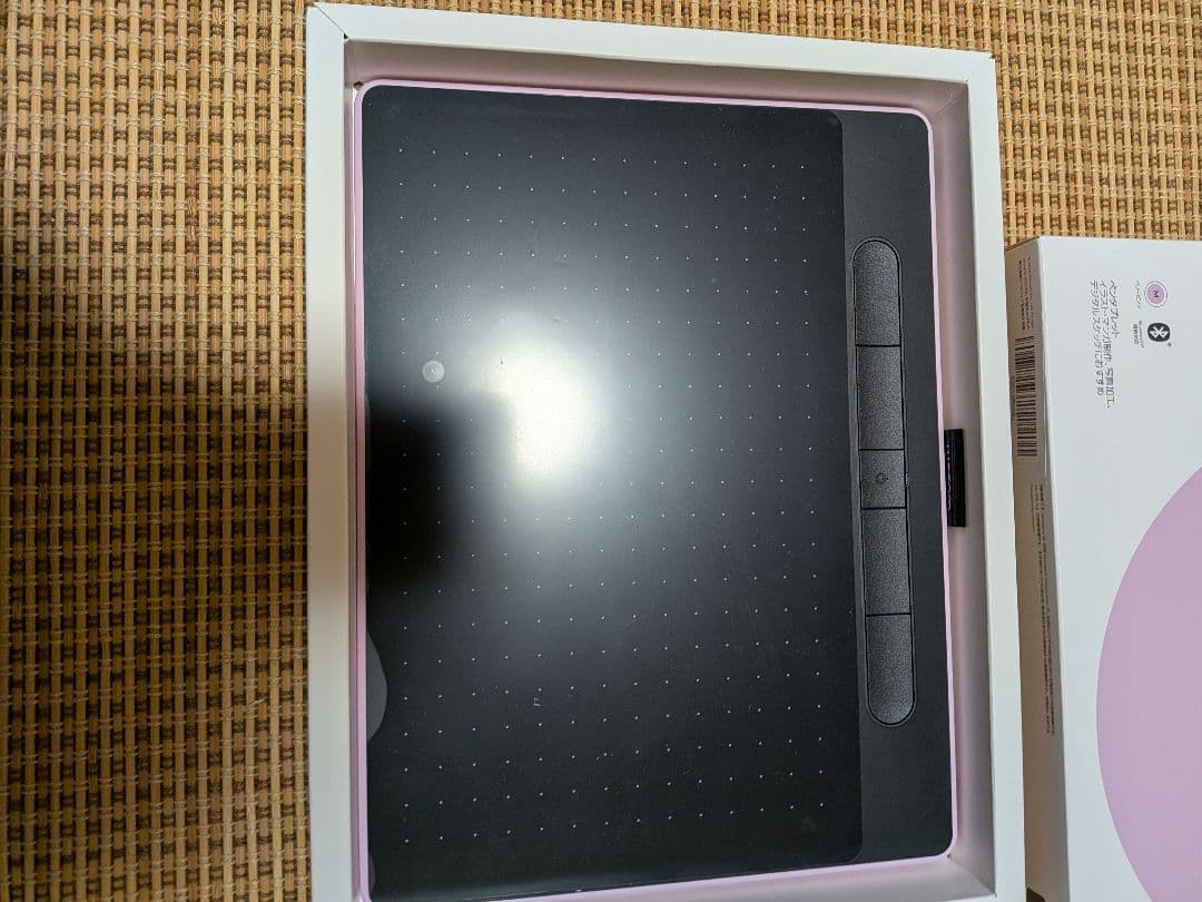 ほぼ未使用！Wacom CTL-6100WL/P0 Intuos Medium