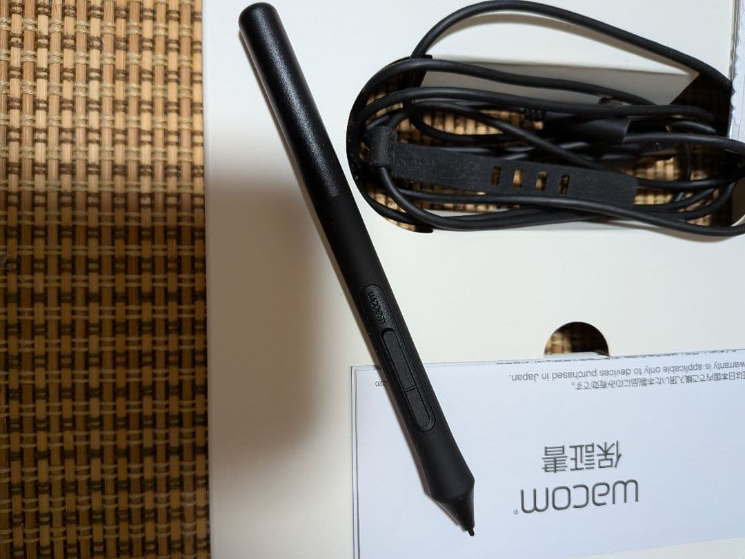 ほぼ未使用！Wacom CTL-6100WL/P0 Intuos Medium