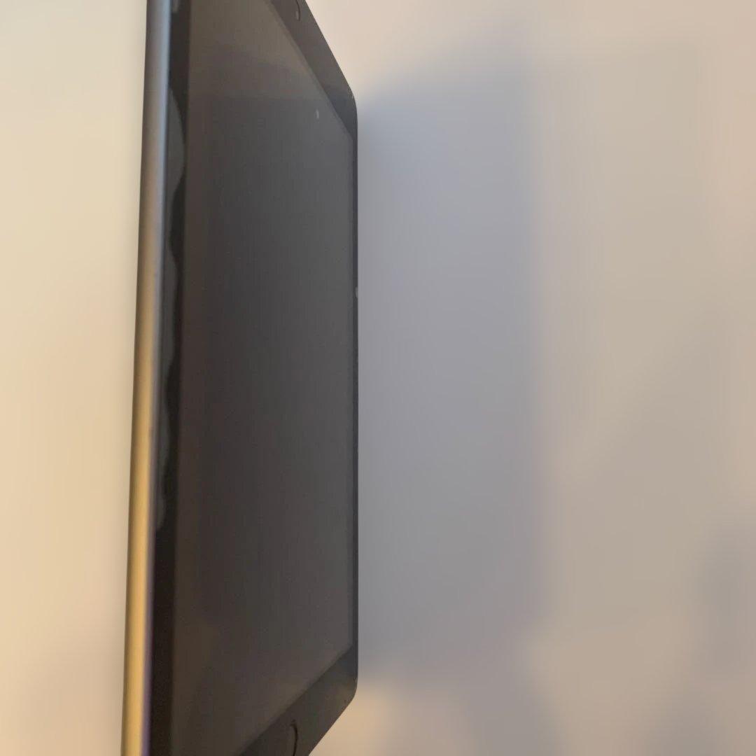 iPad 第6世代 Wi-Fiモデル 32GB A1893 初期化済み