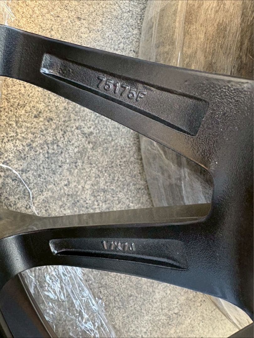 【新品未使用タイヤ】17インチアルミ＋スタッドレスタイヤ4本セット