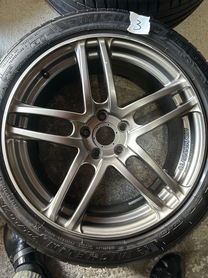 AVS MODEL T5。17インチホイール ミシュランパイロットスポーツ4