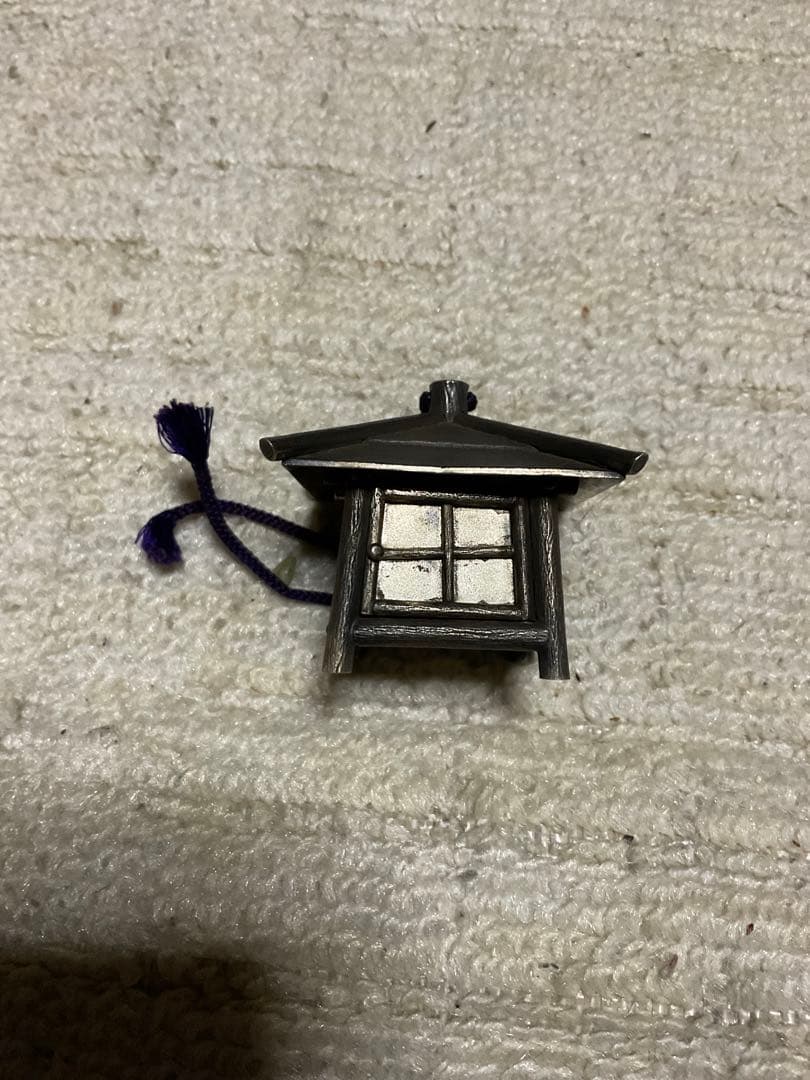 銀製／灯籠　（銀製ですが、製作は不明？）ボンボニエール　蓋が開きます。【銀製】