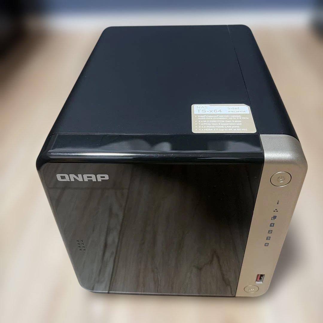 外付けハードディスク・ドライブ QNAP TS-464 NAS 8GB