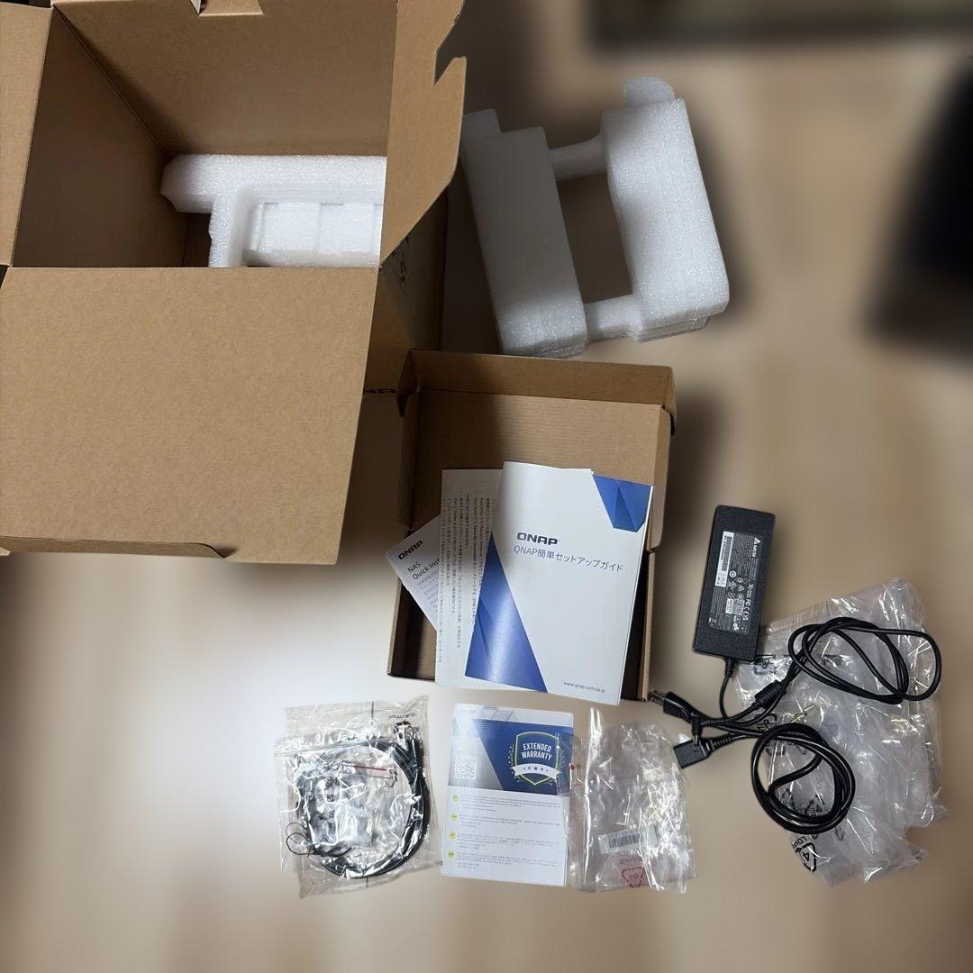 外付けハードディスク・ドライブ QNAP TS-464 NAS 8GB