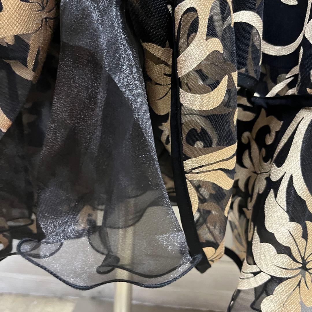 新品 社交ダンス セットアップ 黒地にゴールドプリント ドルマンスリーブ