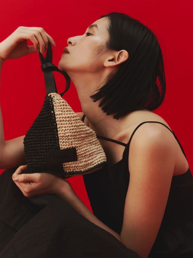 UN3D. BICOLOR RAFFIA MINI BAG / ¥16,500