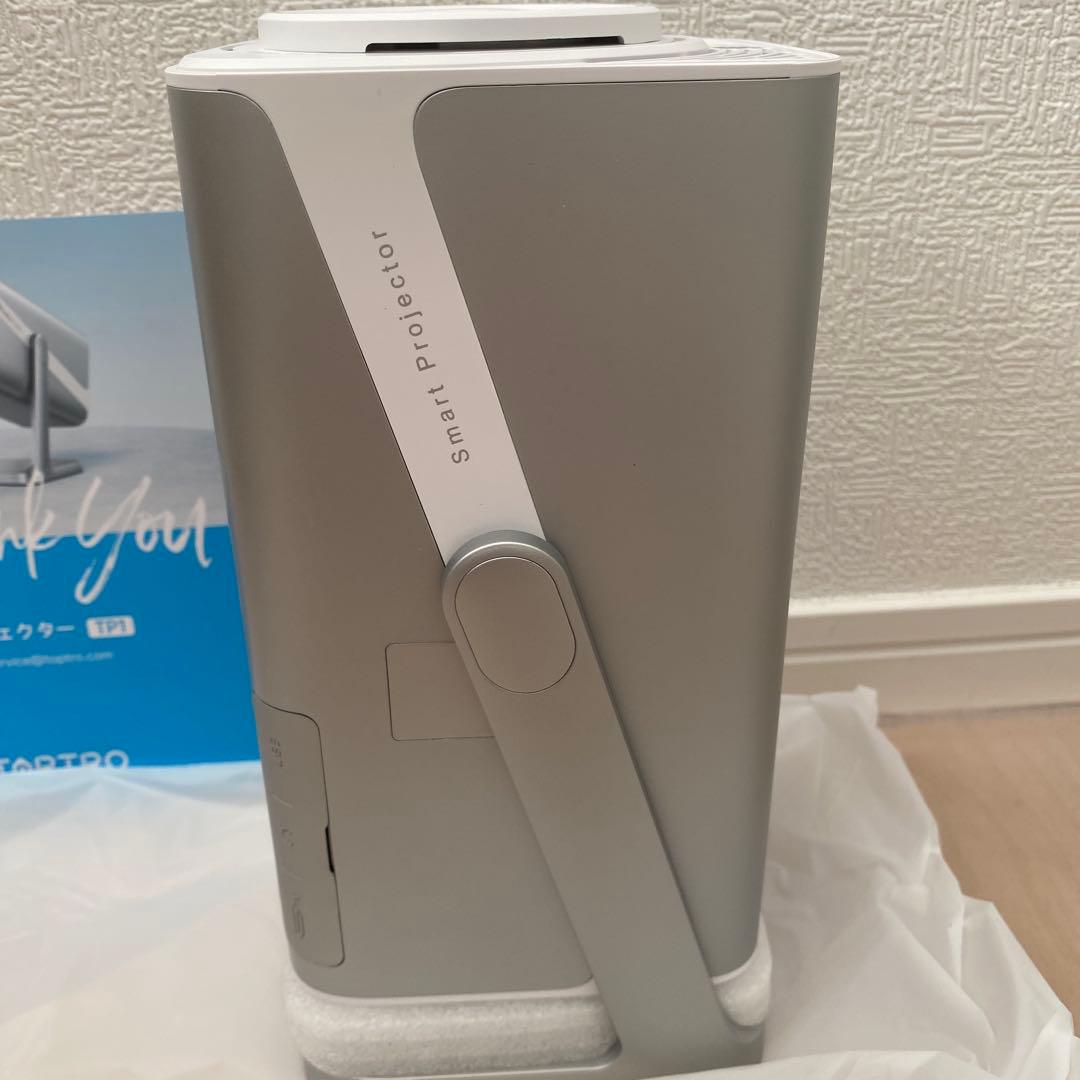 4K対応 プロジェクター Netflix／750ANSI／Dolby スピーカー