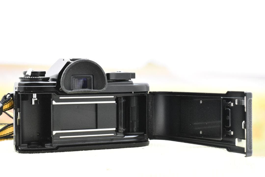 【整備済】 Nikon EM + Micro-NIKKOR 55mm F2.8